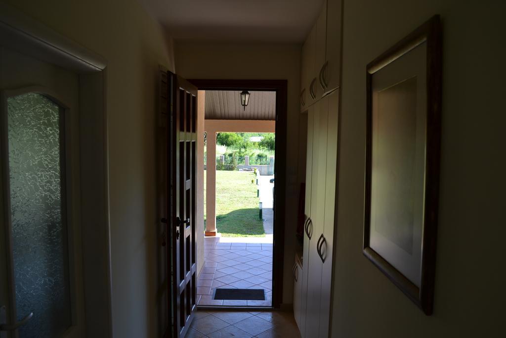 Guest House Radulovic Petrovac エクステリア 写真